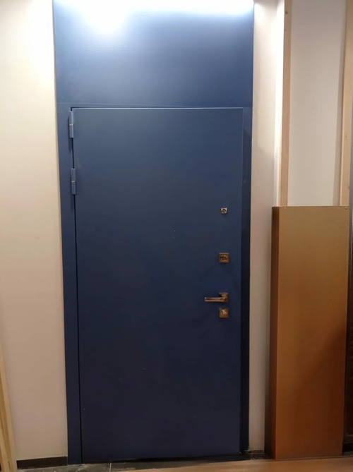 Дверь МДФ RAL с фальш-вставкой