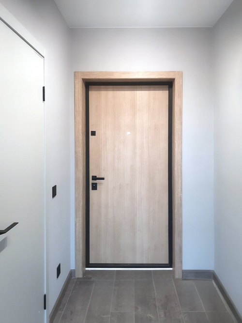 Дверь с гладкой плитой МДФ