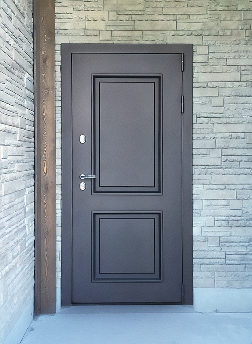 Дверь с металлобагетом