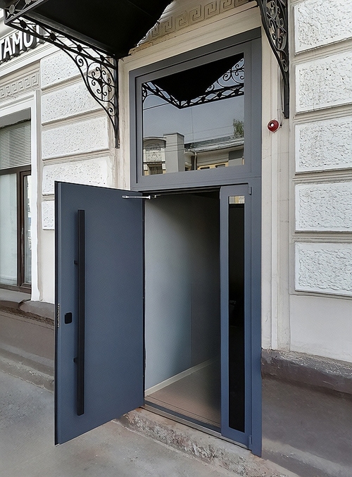 Дверь со стеклом сверху