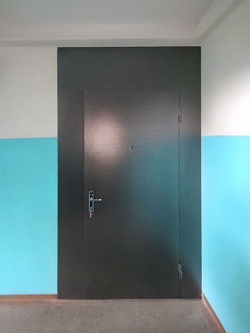 Тамбурная входная дверь