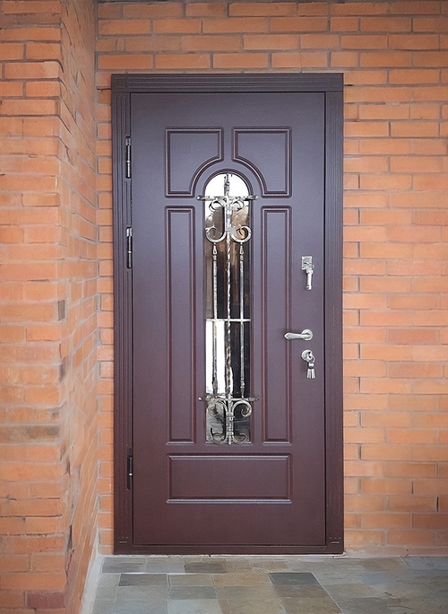 Дверь с ковкой и стеклом Дверь с ковкой и стеклом
