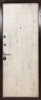 Дверь в квартиру с фрезерованными панелями Дверь в квартиру с фрезерованными панелями