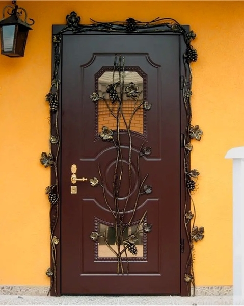 Со стеклом и ковкой Со стеклом и ковкой