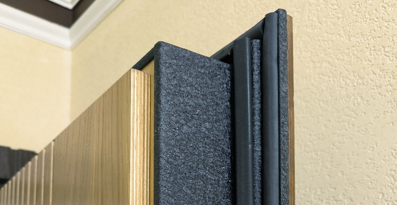 Как выбрать входную дверь в квартиру с хорошей звукоизоляцией? Как выбрать входную дверь в квартиру с хорошей звукоизоляцией?