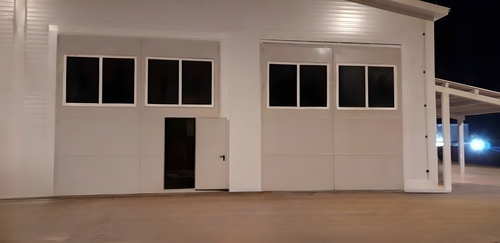 Ворота с остеклением Ворота с остеклением